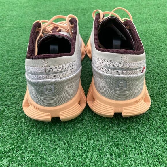 ON CLOUD X SWISS ENGINEERING - Women’s Running Shoes - SIZE 9.5 - Picture 4 of 10